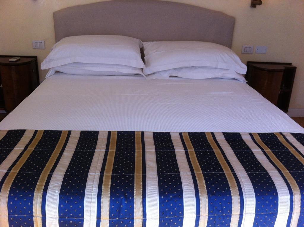 Ariberto21 Hotel Милано Екстериор снимка